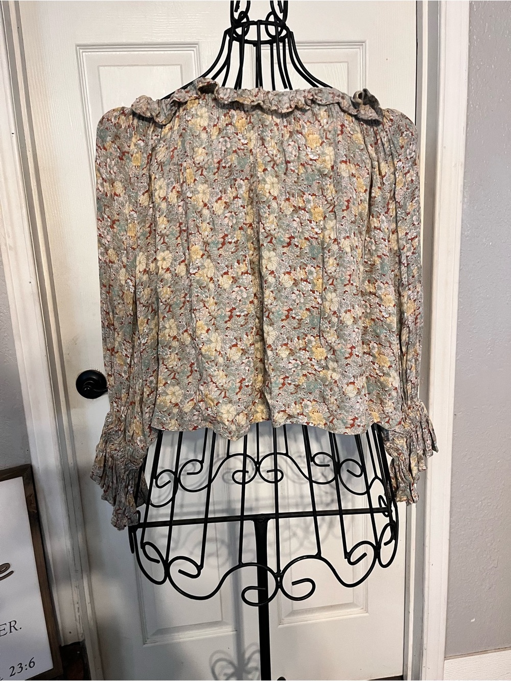 Elan Floral Peasant Blouse in Cream, Green & Brown - Picture 2 of 5